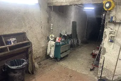 Box in vendita, Via Marsiglia, Pomezia