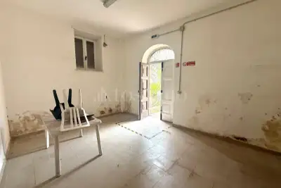 Laboratorio in vendita, Via Avenza, Roma