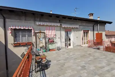 Casa in vendita, Via Roma, Castelletto di Branduzzo