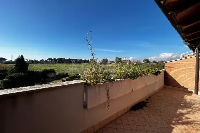 Villino a Schiera in vendita, Via Solopaca, Roma