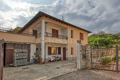 Villa Bifamiliare in vendita, Via dei Platani, Lavena Ponte Tresa