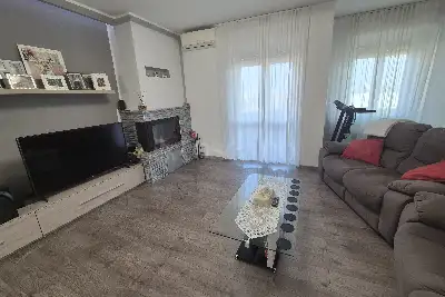 Casa in vendita, Via Garza, Borgosatollo