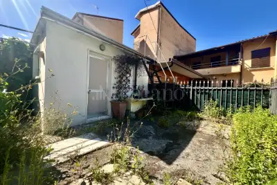 Villino a Schiera in vendita, Via San Zeno, Desenzano del Garda