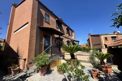 Villa Bifamiliare in vendita, Via Mario Lanza, Roma