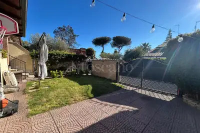 Villa in vendita, Viale di Castel Porziano, Roma