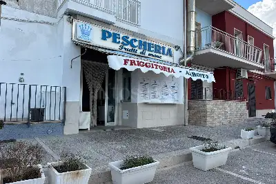 Negozio in affitto, via carlo I dangio, Ostuni