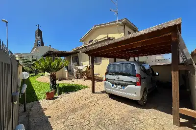 Villa in vendita, Via Dei Glicini , Ladispoli