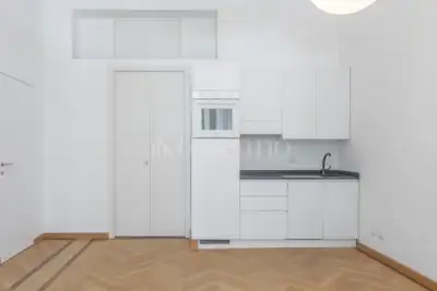 Casa in vendita, Via Plutarco, Milano