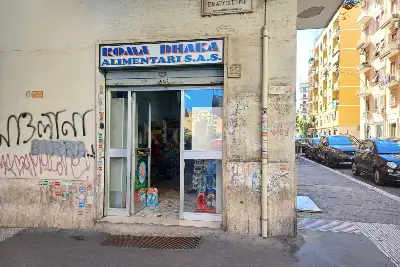 Negozio in vendita, Via Eratostene, Roma