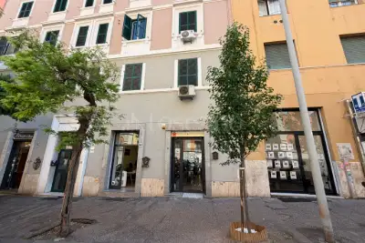 Negozio in vendita, Via Etruria, Roma