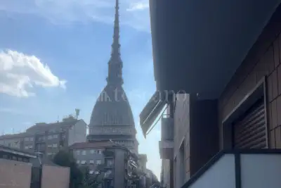 Casa in vendita, Via Montebello, Torino
