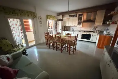 Casa in vendita, Largo Catone, Pomezia