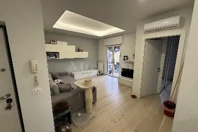 Casa in vendita, via Vittorio Locchi, Brescia