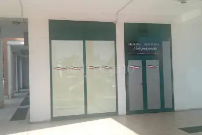 Negozio in vendita, Via degli Aurunci, Latina