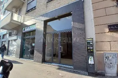 Negozio in affitto, Via Adige, Milano