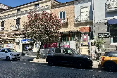 Negozio in vendita, Via Giulio Antonio Acquaviva, Caserta