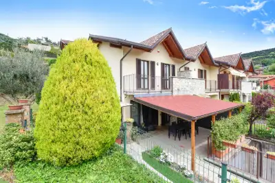 Villino a Schiera in vendita, Via Fontanella, Longone al Segrino