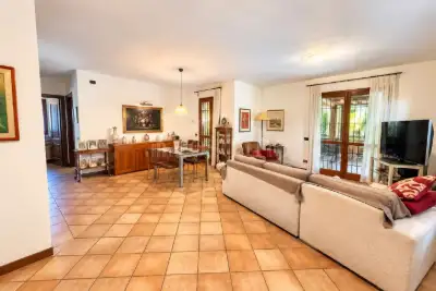 Villa Plurifamiliare in vendita, Via Giulio Venzi, Roma