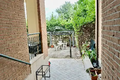 Villa Plurifamiliare in vendita, Via Anagnina, Roma