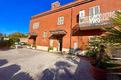 Casa Indipendente in vendita, Via Tuscolana, Roma