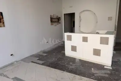 Negozio in affitto, Via Adige, Siracusa