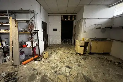 Magazzino in vendita, Via Giovanni Bernardi, Roma