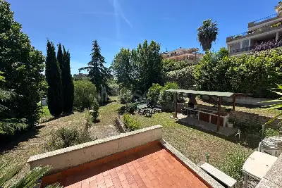 Villa in vendita, via Alessandro Santini,, Roma