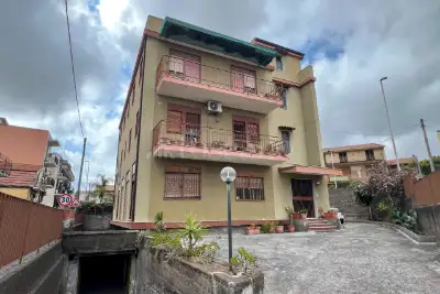 Magazzino in vendita, Via Giovanni Pascoli, Gravina di Catania