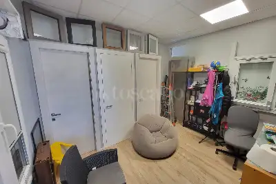 Negozio in vendita, Viale di Castel Porziano, Roma