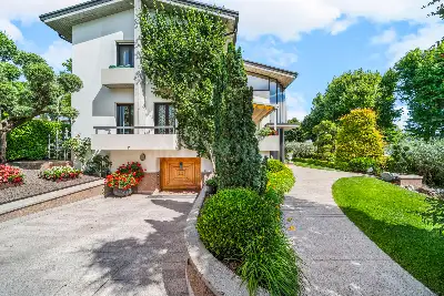 Villa in vendita, LUNGOLAGO CESARE BATTISTI, Desenzano del Garda