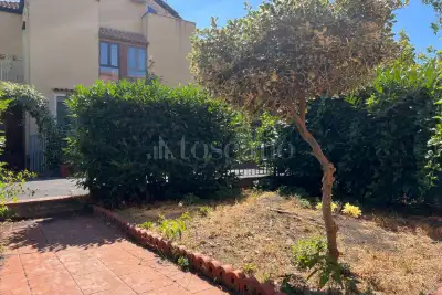 Villino a Schiera in vendita, Via Salvatore Quasimodo, Valverde