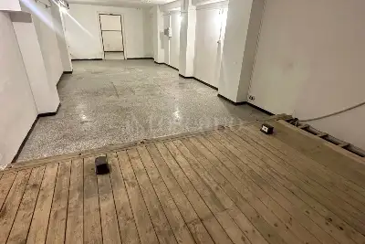 Magazzino in vendita, Piazza della Vittoria, Genova