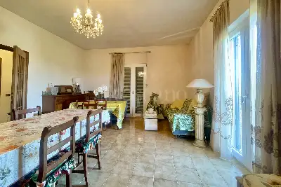 Villa in vendita, Via Giacomo Leopardi, Nepi