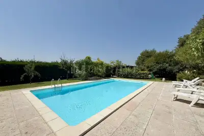 Villa in vendita, Strada San Pietro, Monzambano