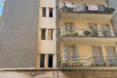 Palazzo in vendita, Via Michele Fiorino, Bari