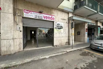 Negozio in vendita, Via Monte Grappa, Scafati