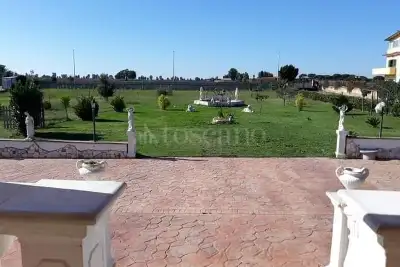 Attività Commerciale in vendita, Via Carezzano, Roma