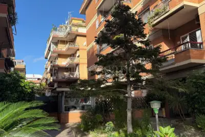 Superattico in vendita, Viale dei Romagnoli, Roma