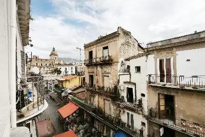 Palazzo in vendita, Via Madonna della Volta, Palermo