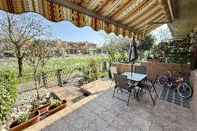 Villino a Schiera in vendita, Via Donatello, Brescia