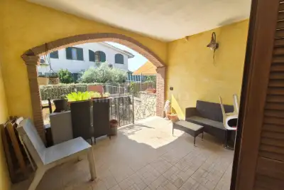 Villino a Schiera in vendita, Via Vallinfreda, Guidonia Montecelio