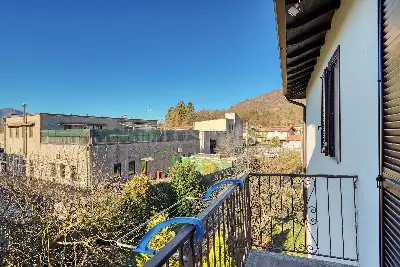 Villa in vendita, Via Statale, Marchirolo