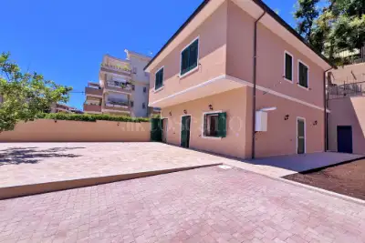 Detached house for sale, Via Gorlago, Roma