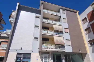 Casa in vendita, Via Roma, Pomezia