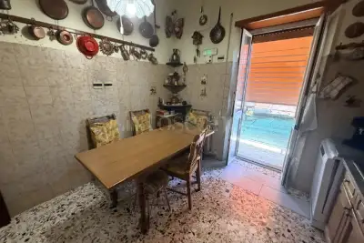 Casa in vendita, Via Virgilio, Pomezia