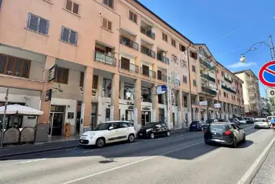 Box in affitto, Via Roma, Atripalda