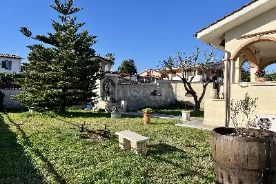 Villa in vendita, Via Elini, Fiumicino