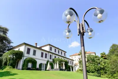 Albergo in vendita, Via XXV Aprile, Figino Serenza