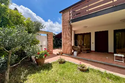 Villa Bifamiliare in vendita, Nicolosi - Ai Pini, Nicolosi