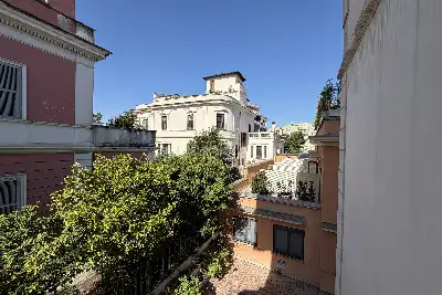 Palazzo in vendita, Via Casalmonferrato, Roma